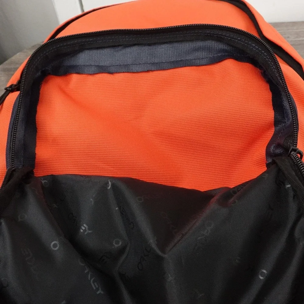 Oakley Orange 18